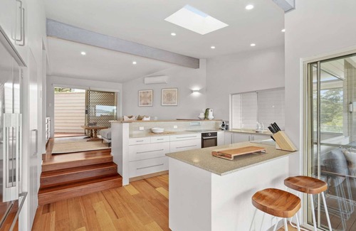 Terrigal Casa | “Blending Style & Luxury” – Ocean views and close to beach