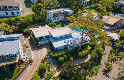 Terrigal Casa | “Blending Style & Luxury” – Ocean views and close to beach