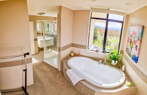 Blenheim Casa | Blenheim's best kept secret-Exclusive B&B vineyard lodge
