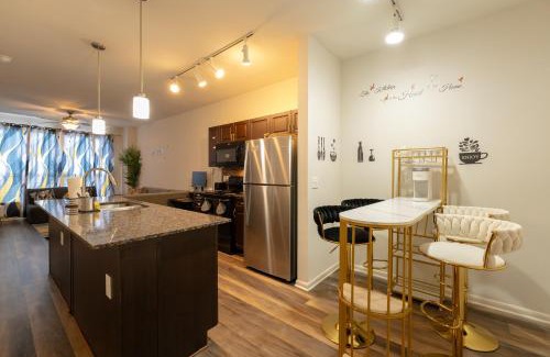 North Burnet Apartamento | Blessed HOME for blessed guests at the Domain Mall
