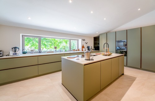 Solerieux Apartamento | Habitación 'Bleue' con piscina compartida, Wi-Fi y aire acondicionado