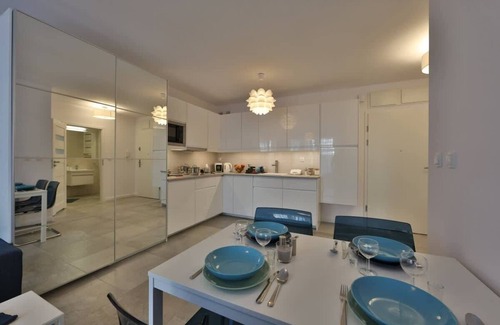 West Pomeranian Voivodeship Apartamento | Apartamento Blizej Morza 14/17 con dormitorio y balcón.