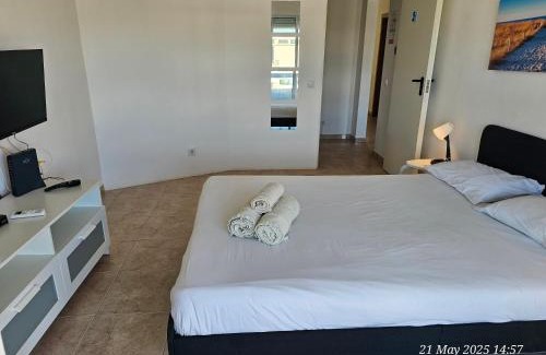 Praia de Faro Casa | Blife Ceriya private rooms at Faro beach