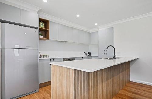 Orange Casa | Bligh St Bliss - Ideal for Families, Mountain Views