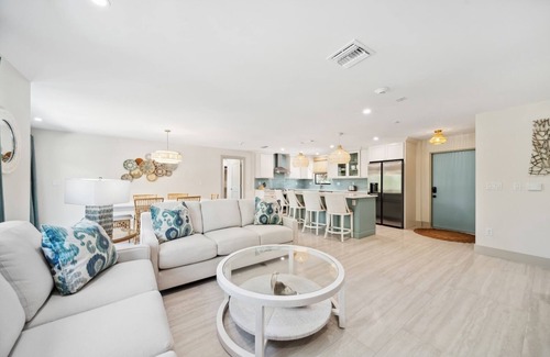 Sanibel Condominio | Blind Pass G102,a ground floor coastal getaway! Private trail to beach access