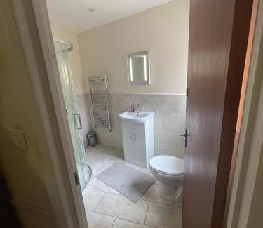 Potters Bar Casa | Bling Paradise