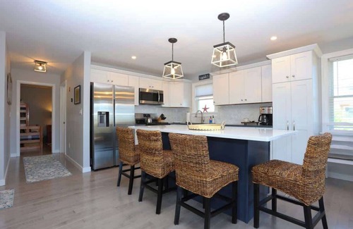 Sandwich Casa | Bliss By the Beach - Contemporary Beach House
