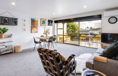 Ahuriri Casa | BLISS IN THE BAY – NAPIER HOLIDAY TOWNHOUSE, with a garden in Ahuriri