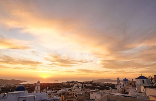 Pyrgos Villa | Residencia lujosa de capitanes con vistas al atardecer, exclusiva.