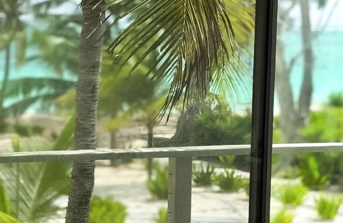 Whitby Condominio | Bliss Ocean Beach 3-bedroom condo, Whitby, North Caicos.