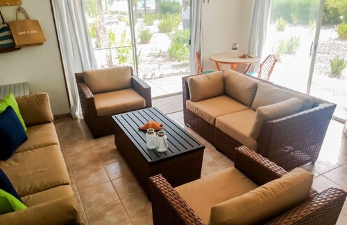 Whitby Condominio | Bliss Ocean Beach 3-bedroom condo, Whitby, North Caicos.