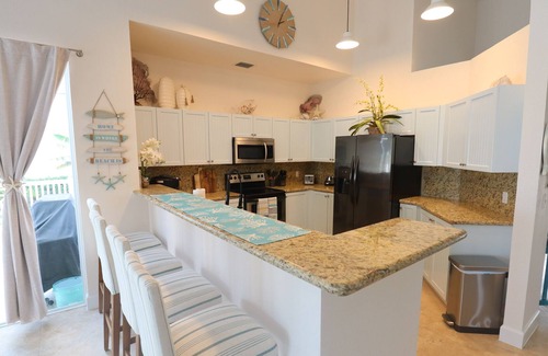 Alice Town Casa | Bliss On The Bay; Private Bayfront Home