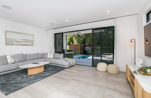 Surfers Paradise Villa | Bliss On The Island - Indulgence at it's best!