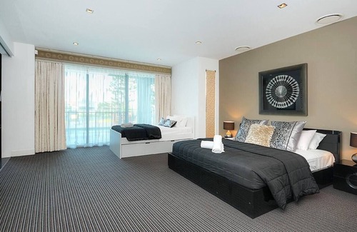 Sorrento Casa | Bliss en Waterview Surfers Paradise Luxury