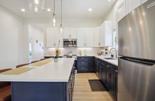 Downtown San Antonio Cabaña | Blissful 5br/3ba Haven Near Riverwalk & Downtown!