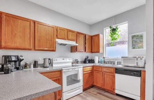 Gainesville Casa | Blissful Haven - Updated & Fully Equipped Condo