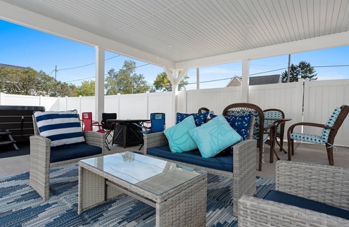 Two Rivers Apartamento | Blissful Luxury Duplex Lower - 2 1/2 Blocks to the Beach