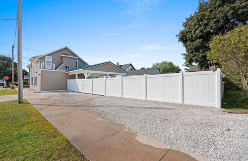 Two Rivers Apartamento | Blissful Luxury Duplex Lower - 2 1/2 Blocks to the Beach
