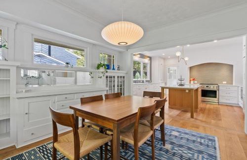 Manito Casa | Blissful South Hill Retreat