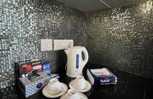 Sainik Farm Apartamento | Blissville