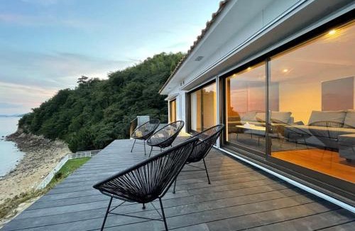 Kurahashi Casa | bLOCAL Sugawa House - Exclusive Seaside Escape in Ocean House