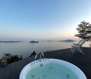 Kurahashi Casa | bLOCAL Umitosora - 2 BR Villa with Breathtaking Ocean View for 10 Ppl