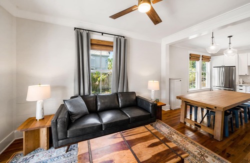 Historic Downtown Apalachicola Apartamento | Block from the water, charming, newly renovated, steps to Battery Marina!
