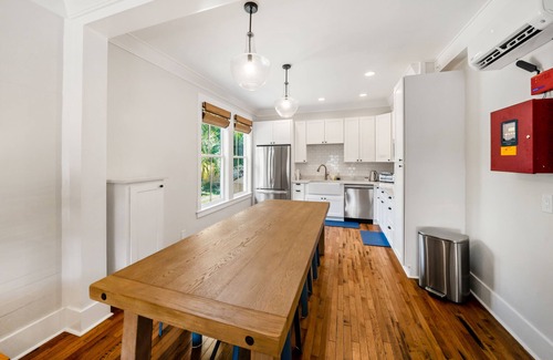 Historic Downtown Apalachicola Apartamento | Block from the water, charming, newly renovated, steps to Battery Marina!