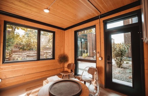 South Perry District Apartamento | BlockhouseLife - A new way to travel! with Wi-fi