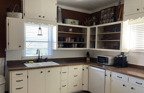 Columbia Falls Cabaña | Blocks from downtown and has that country feel. Nestle in Columbia Falls comfort