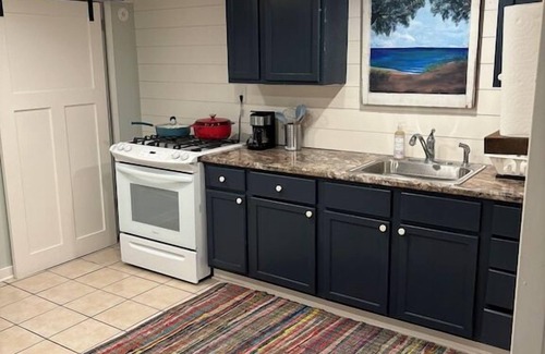 Miller Beach Apartamento | Blocks from the beach with giant covered deck, firepit, and grill!