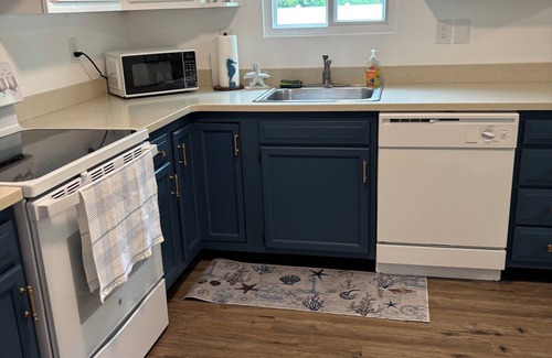 Town Bank Casa | Blocks from the beach!! Charming Summer Getaway in Cape May