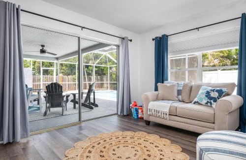Bradenton Casa | Bloom Lagoon! Tropical home with heated pool and grill! Pet Friendly!