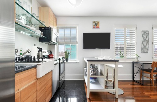 Bloomfield Apartamento | ♥Bloomfield Oasis ~ 5★Loc ♥West Penn H~ ♛~Parking~Elevator~WiFi~Parking