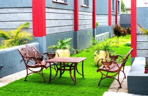 Naivasha Hotel | Blooming Suites