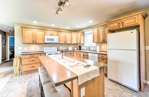 Lane Casa | Bloomington Family Home - Private Deck & Yard