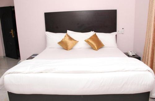 Port Harcourt Cabina | Blooms Spot Hotel - Super Deluxe