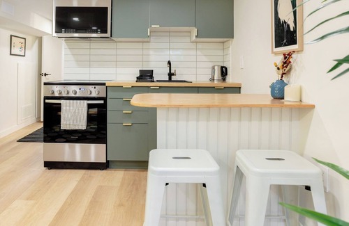 Dovercourt Park Casa | Bloordale Basement, Cozy and Clean