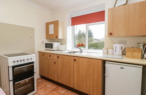 Abergavenny Cabaña | BLORENGE, with a garden in Mardy
