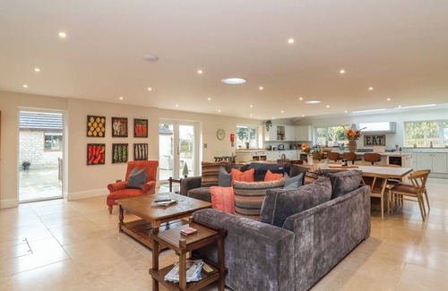 Ducklington Cabaña | Blossom Hill