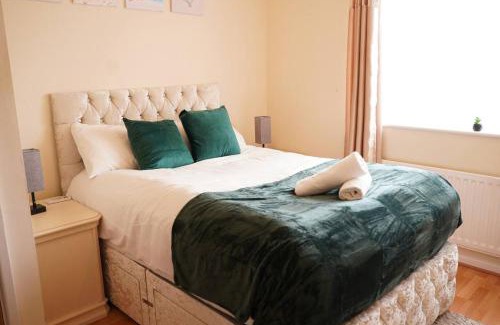 Sutton Coldfield Casa | Blossom House* For Large Groups* Near Sutton Park*