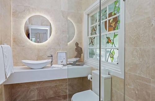 Bonville Casa | Blossom is a country house studio set amid beautiful classic country gardens in Bonville.