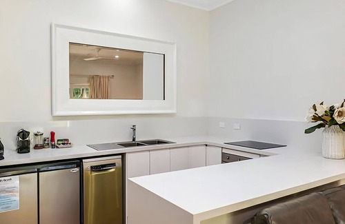 Bonville Casa | Blossom is a country house studio set amid beautiful classic country gardens in Bonville.