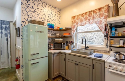 Blowing Rock Cabaña | Blowing Rock Sarah Janes Cottage at Doe Creek, Hot Tub, Pond, Acres to Explore!
