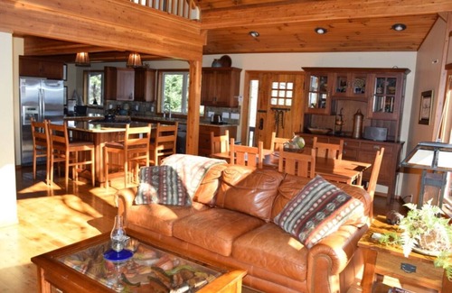 Apple Ridge Casa | Blowing Rock Timber Frame Long Range Views*Pets