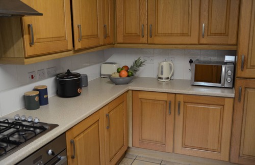 Bloxham Casa | Bloxham Luxury for 6. Heating. Wifi. Parking. Cotswolds, Blenheim, Silverstone