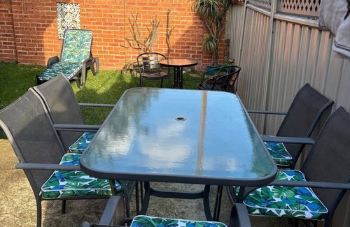 Budgewoi Casa | BLT 123 - beach lake tavern