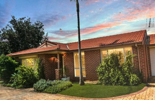 Budgewoi Casa | BLT 123 - beach lake tavern