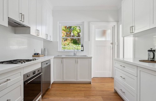 Collaroy Beach Casa | Blu Ocean Views - 250m to Collaroy Beach
