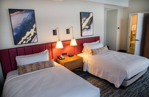Downtown Akron Hotel | BLU-Tique, Akron, a Tribute Portfolio Hotel
